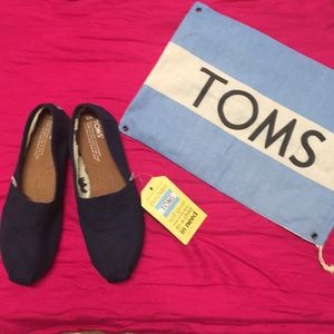 TOMS Classic Canvas Shoes